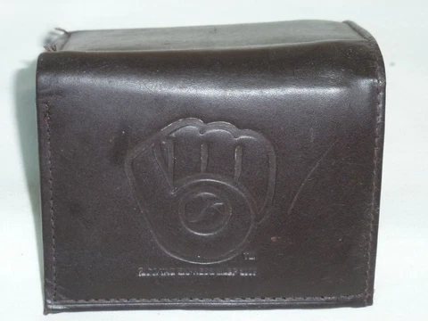 MILWAUKEE BREWERS   Leather TriFold Wallet    NEW   dark  z Cover
