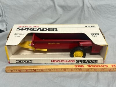 New Holland Manure Spreader Red Yellow Single Axle NIB NICE! 1:16 Ertl - Image 1 of 4