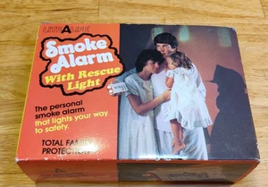 Vintage LiteALife Portable Smoke Alarm With Rescue Light 1980s-Model PSA-100 - Picture 1 of 7