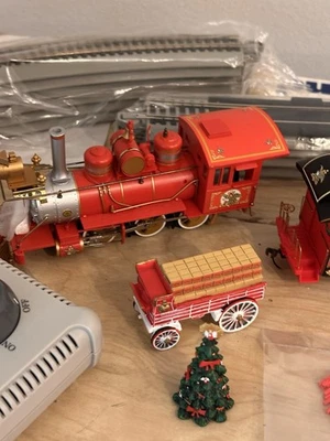 Hawthorne Village Budweiser Holiday Express 2008 Electric Train Set - Image 1 of 4