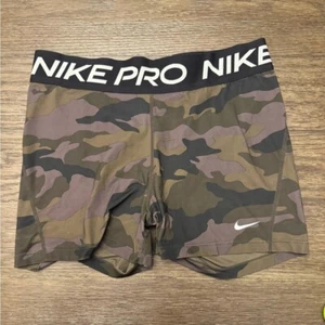 Nike Pro women's Camo Shorts size large - Picture 1 of 2