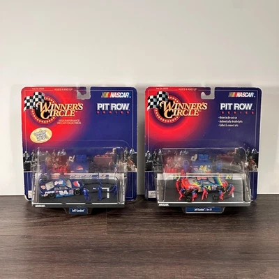 Lote de 2 Winners Circle 1999 NASCAR #24 Jeff Gordon 1/64 Pit Row Series - NUEVO Foto 1 de 4