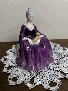 Vintage Royal Doulton Charlotte HN2421 Classic Series Pretty Lady Figurine - Picture 1 of 11
