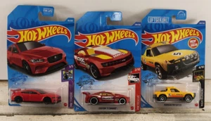 3 Stück Hotwheels 2020 Neu Camaro, Porsche, Jaguar - Bild 1 von 11