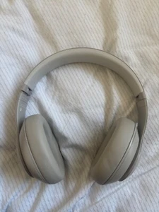 Beats by Dr. Dre Studio Pro Cuffie over-ear wireless - arenaria - Foto 1 di 6