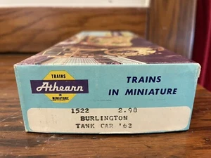 Athearn - HO Scale - 1522 - Burlington CB&Q - Tank Car '62 - Assembled - Picture 1 of 8