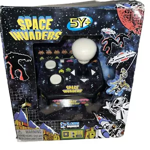 Space Invaders Plug N Play TV Juego Arcade - Taito MSI Entertainment 2016 - Imagen 1 de 4