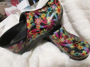 Dansko Professional Peace & Love Clogs Shoes Pride Hippie Flowers Size 39 US 8.5