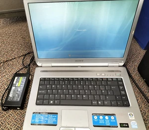 Sony Vaio VGN-NR21 J/S Laptop 2GB Ram 200GB HDD 1.6Ghz Dual 15.4" Windows Vista - Picture 1 of 3
