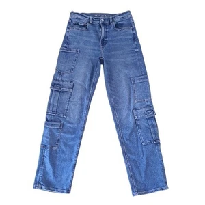 Pantalones de mezclilla cargo rectos holgados de tiro súper alto American Eagle talla 8 - Imagen 1 de 9