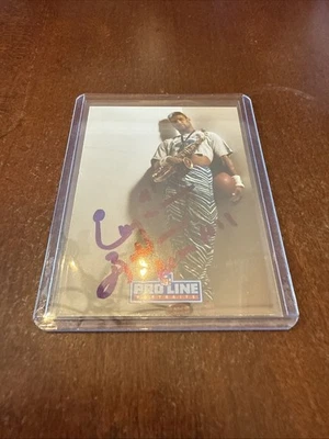 1991 Pro Line Portraits - Eugene Robinson #202 National Convention Autograph - Image 1 of 2