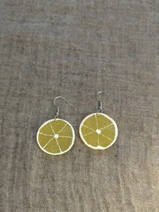 Realistic Lemon Slice Dangle Earrings Resin Summer Citrus Fruit Novelty Gift - Picture 1 of 5
