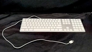 Apple A1243 MB110LL Wired Aluminum Numeric Keyboard With double USB ports - Picture 1 of 16
