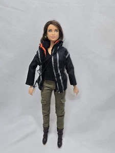 Mattel Barbie The Hunger Games: Catching Fire Katniss Everdeen Doll 2012 - Bild 1 von 17