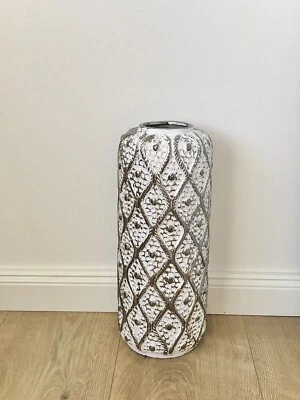 Moderne Bodenvase glänzend weiß silber 37 cm Dekoration Hämmeroptik Neu - Bild 1 von 4