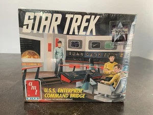 NEW! AMT Star Trek 25th Anniversary U.S.S. Enterprise Command Bridge Model Kit - Picture 1 of 6