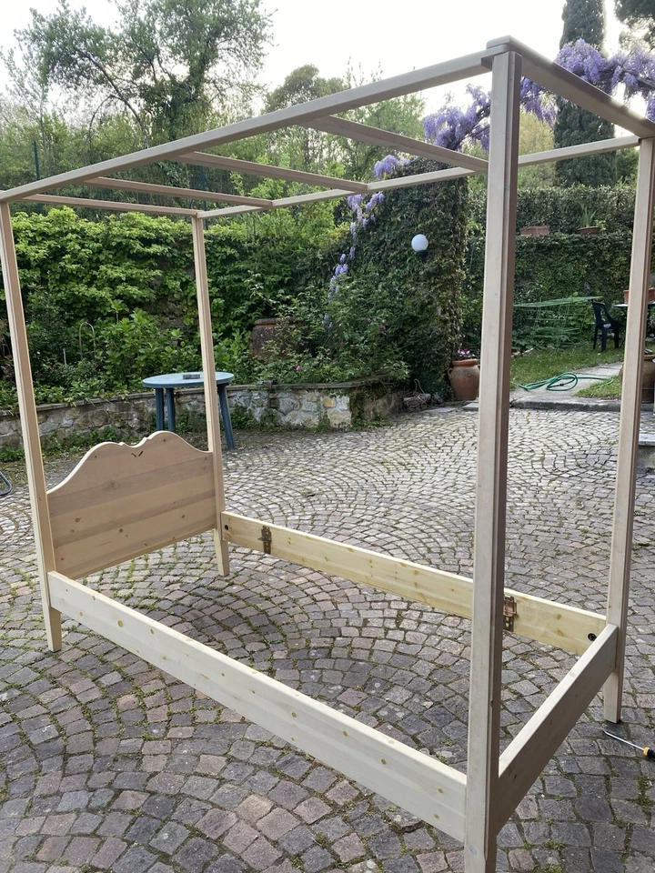 Letto singolo a baldacchino, Linea Tolà Di Minacciolo, bianco Panna Decapato - Immagine 1 di 2