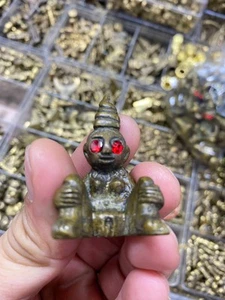 Messing SELTEN ROTES AUGE PHRA NGANG KHMER TALISMAN LIEBE CHARM SEX GLÜCK ALTES AMULETT TH - Bild 1 von 6