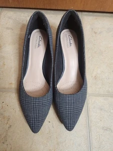 Lightly Worn Clarks Collection UltimateComfort Work Pumps Low Heel 10M - Picture 1 of 2
