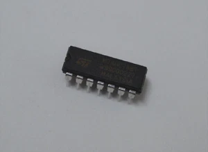 M74HC74B1 Flip-Flops Dual "D" Flip-Flop 2V to 6V DIP-14 (0043) - Picture 1 of 1