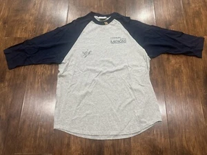 Everybody Loves Raymond Vintage 2004 XL SHIRT AUTOGRAPHED BY BRAD GARRET - Picture 1 of 7