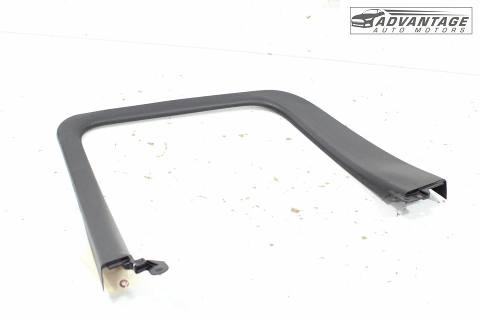 Chevrolet Silverado 1500 LD 2019 marco de ventana de puerta trasera derecha cubierta de moldura OEM Foto 1 de 4