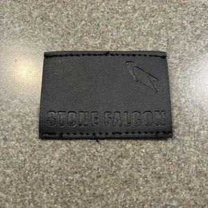 Stone Falcon toppa nera pelle 1 3/4 x 2 1/2" cucito unico logo timbrato - Foto 1 di 4