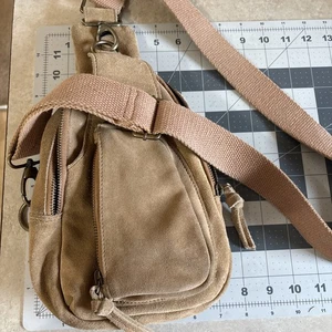 Borsa Free People Hudson Sling vera pelle scamosciata boho minerale beige  - Foto 1 di 21