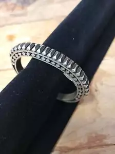 Navajo Handcrafted Sterling Silver Cuff by LeAnder Tahe; BR420-2 - Picture 1 of 2