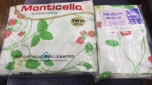  De Colección Monticello Fresa Juego De Sábanas Ajustables Doble Y 2 Fundas De Almohada Retro NUEVO - Imagen 1 de 3