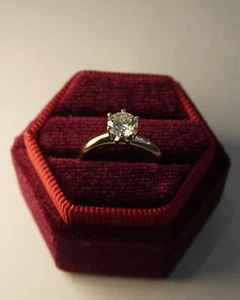 0.85ct Natural Diamond Solitaire Engagement Ring 18K White Gold 2.60 g - Picture 1 of 1
