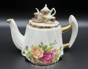 ROYAL ALBERT Viktorianischer Teetisch Old Country Roses eine Tasse 3,5" Mini Teekanne - Bild 1 von 17
