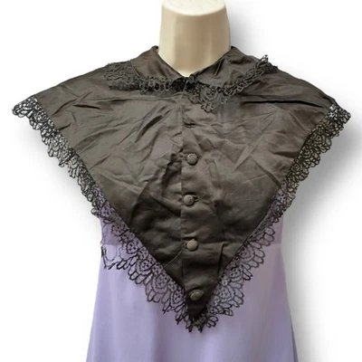 Blusa Antigua Victoriana Manto Cuello Babero Años 1880 1890 Seda Luto Encaje Borde Foto 1 de 4