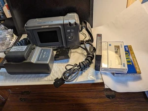 Sharp VL-E39U Viewcam Hi-Fi 8mm Camcorder w/ Charger, works great. - Picture 1 of 7