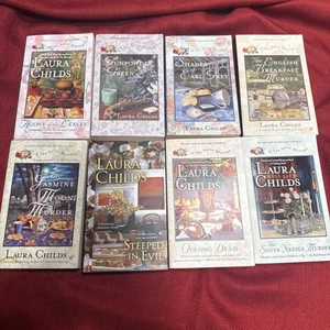 Laura Childs Menge 8 Taschenbücher Teeladen & Scrapbooking Mystery Serie - Bild 1 von 12