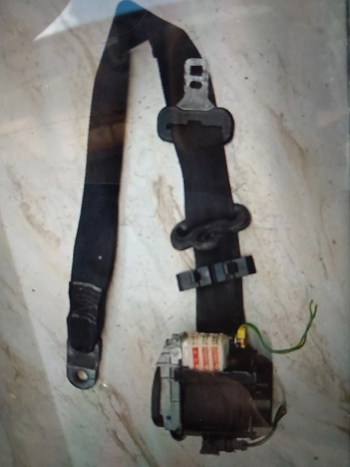 08-13 Dodge Avenger, Chrysler 200/Sebring conductor cinturón retractor  Foto 1 de 1