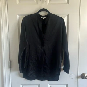 Neu mit Etikett Vince S/P schwarze Bluse 100 % Seide V-Ausschnitt - Bild 1 von 8