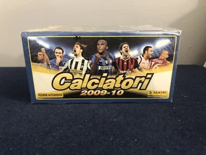 Box da 100 bustine Figurine Calciatori Panini 2009-10 Nuovo Sigillato - Foto 1 di 6