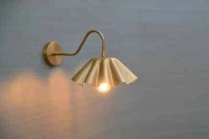 Handcrafted Brass Wall Lamp Timeless Elegance for Your Home - Picture 1 of 8