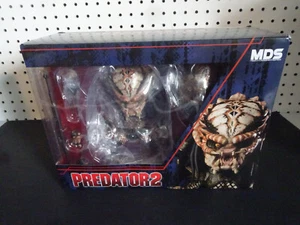 MEZCO PREDATOR 2 Deluxe City Hunter MDS PERSONAGGIO STILIZZATO IN SCATOLA - Foto 1 di 7
