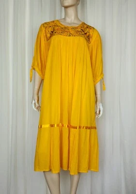 Vestido de verano vintage años 80 amarillo bordado algodón muumuu boho hippie OSFM  Foto 1 de 4