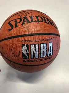 1992-93 Los Angeles Lakers Team Signed NBA Basketball Free Shipping - Picture 1 of 2