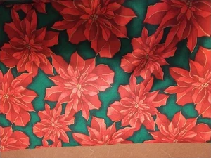 4 Yards Weihnachtsstoff 100 % grüner Hintergrund mit leuchtend roten Weihnachtsstern. - Bild 1 von 1