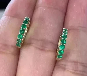 Pendientes de aro a presión de corte redondo de 2,18 quilates con esmeralda verde natural de oro amarillo de 14 quilates sólido - Imagen 1 de 7