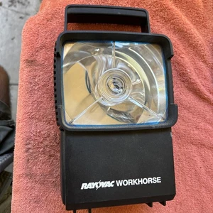 LINTERNA RAYOVAC WORKHORSE 9 VOLTIOS PIONERA PROMOCIÓN DE SEMILLAS FUNCIONANDO  - Imagen 1 de 3