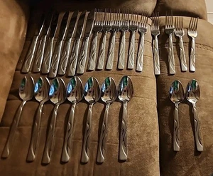 Oneida BRILLIANCE Stainless Flatware SPOON, FORK, KNIFE Indonesia 26 Pcs - Picture 1 of 15