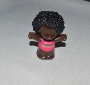 BARBIE 2022 LITTLE PEOPLE - AFRICAN AMERICAN GIRL DOLL BLACK HAIR PINK SWIM SUIT - Picture 1 of 5