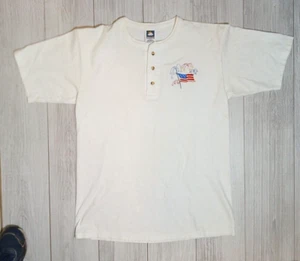Camiseta Patriótica Hombre Mediana Blanca Bandera Fuegos Artificiales Bordada - Imagen 1 de 3