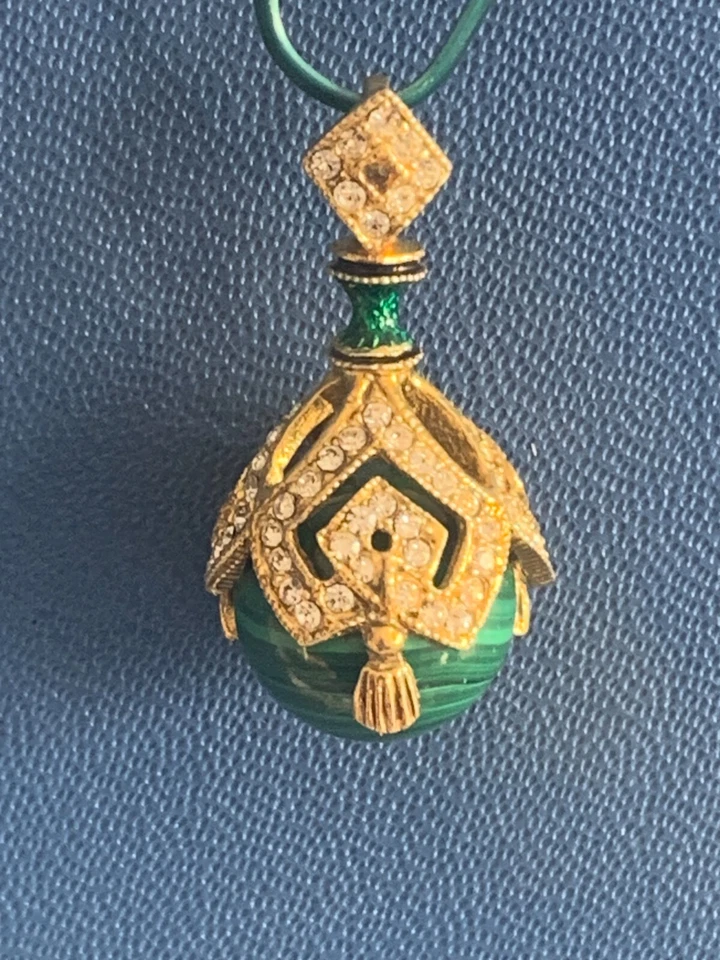 COLGANTE ESTILO MALAQUITA ESTILO FABERGÉ CRISTALES DE LEY Foto 1 de 1