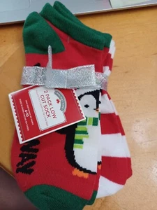Holiday Time Penguin or Elf Socks 2 pc, shoe size 4-10 low cut - Foto 1 di 2
